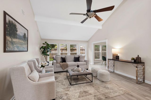 1718 S Kirkwood Road, Houston, TX 77077