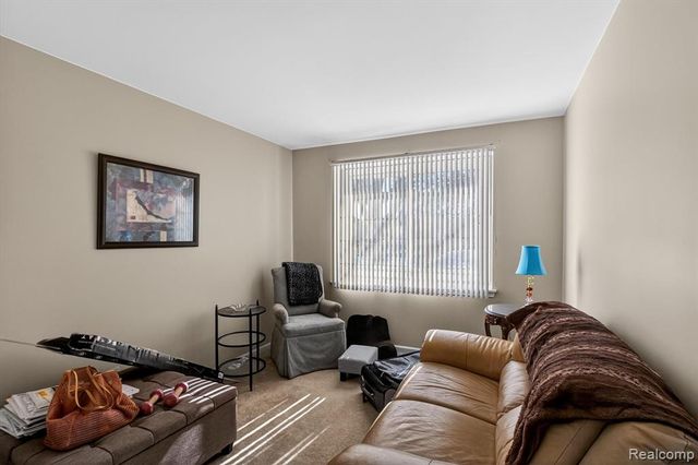 18591 Valleybrook Lane, Clinton Township, MI 48038