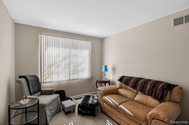 18591 Valleybrook Lane, Clinton Township, MI 48038