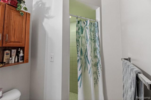 18591 Valleybrook Lane, Clinton Township, MI 48038