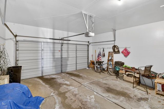 18591 Valleybrook Lane, Clinton Township, MI 48038