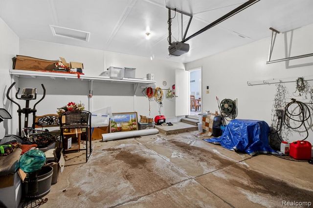 18591 Valleybrook Lane, Clinton Township, MI 48038