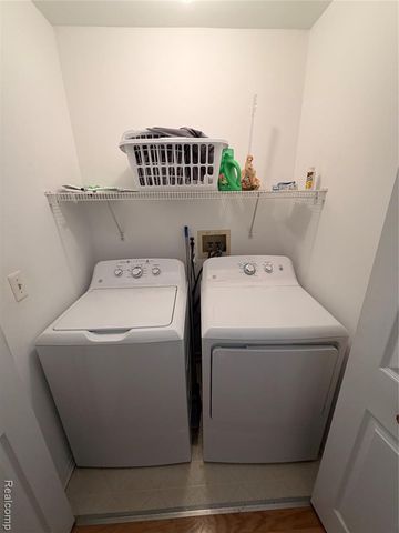 18591 Valleybrook Lane, Clinton Township, MI 48038