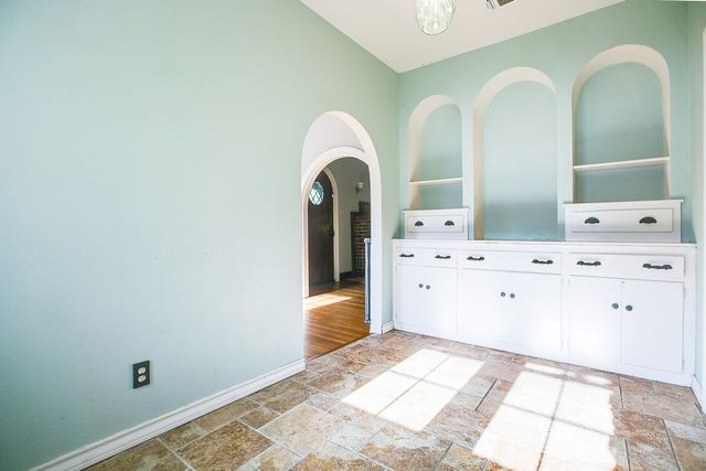 303 Glenmore Drive, San Angelo, TX 76903