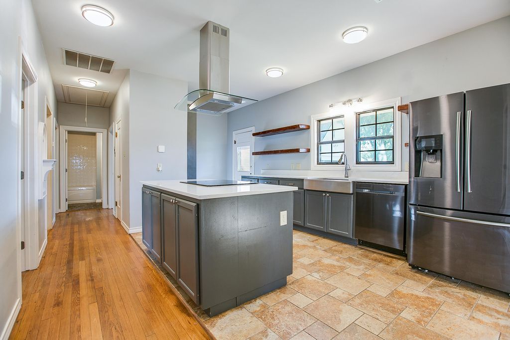 Image 18 of property listing at 303 Glenmore Drive, San Angelo, TX 76903