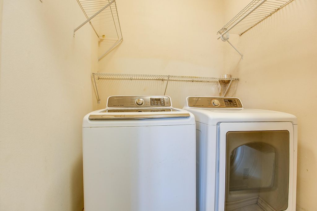 Image 19 of property listing at 303 Glenmore Drive, San Angelo, TX 76903