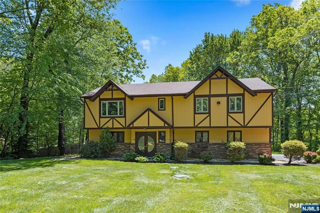 79 Lozier Road, Mount Olive Township, NJ 07828