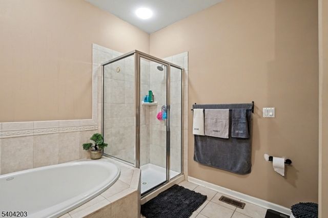 15 Turnberry Ln, Hardyston Twp., NJ 07419