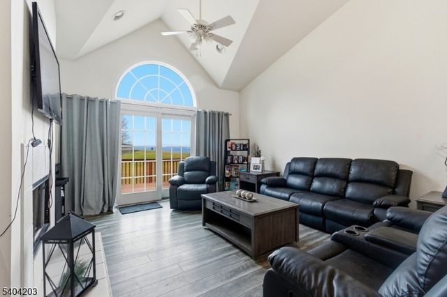 15 Turnberry Ln, Hardyston Twp., NJ 07419