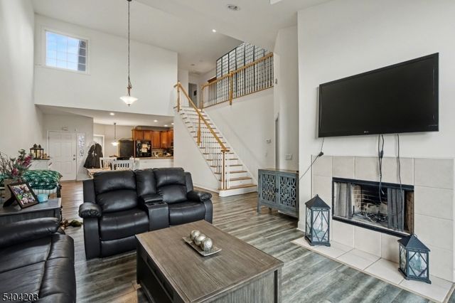 15 Turnberry Ln, Hardyston Twp., NJ 07419