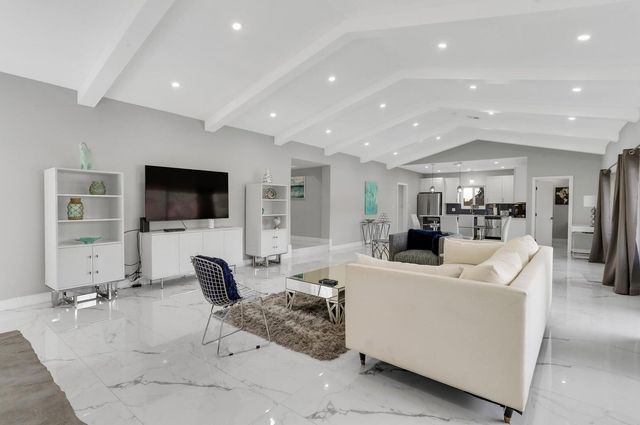 2019 NE 14th Court, Fort Lauderdale, FL 33304