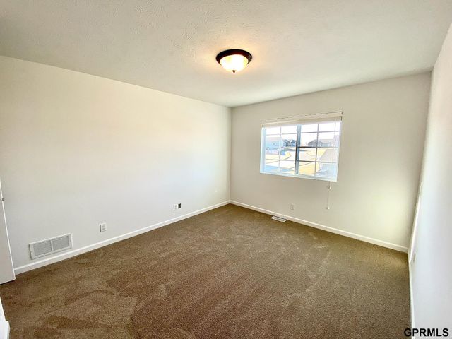 9225 S 177th Street, Omaha, NE 68136