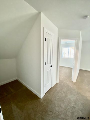 9225 S 177th Street, Omaha, NE 68136