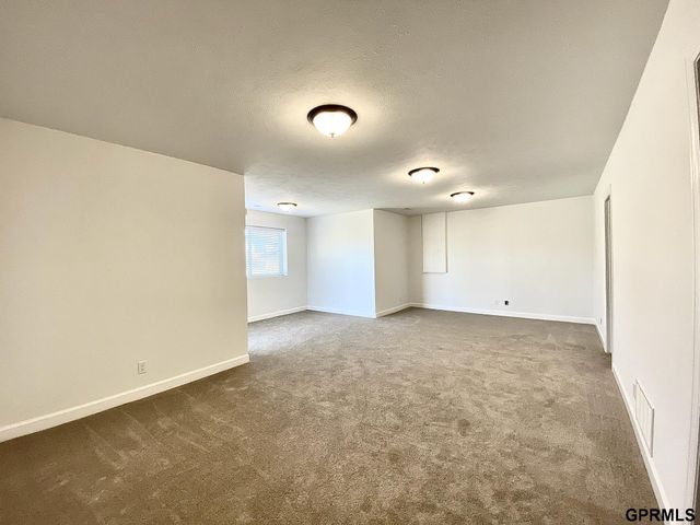 9225 S 177th Street, Omaha, NE 68136