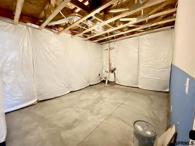 9225 S 177th Street, Omaha, NE 68136