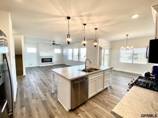 9225 S 177th Street, Omaha, NE 68136