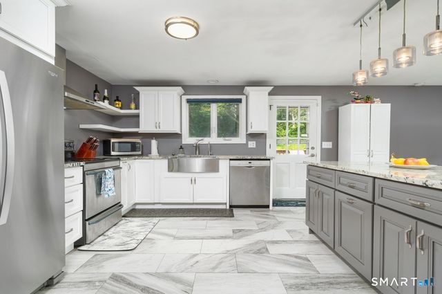 96 Lynn Drive, Meriden, CT 06451