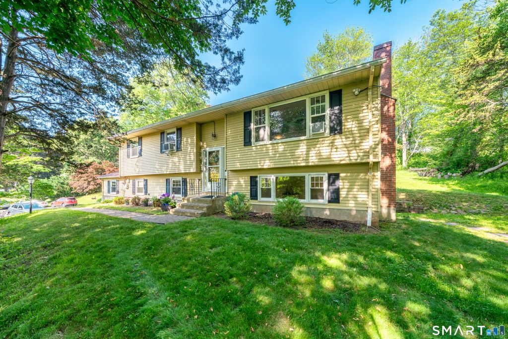 96 Lynn Drive, Meriden, CT 06451