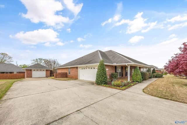 118 Roxberry Drive, Harvest, AL 35749