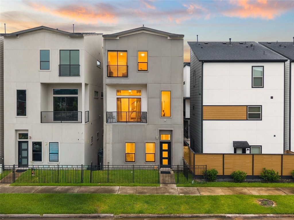 2315 Eagle Street, Houston, TX 77004