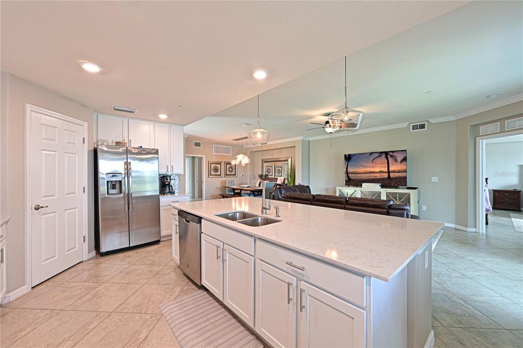 Image 11 of property listing at 901 TIDEWATER SHORES LOOP 412, Bradenton, FL 34208
