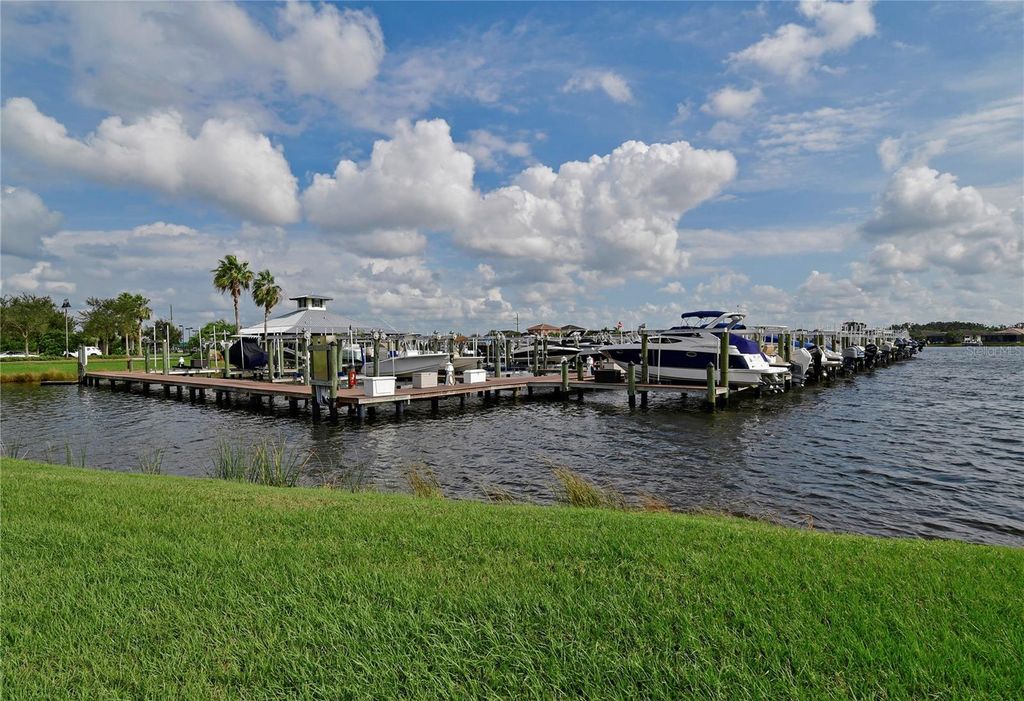 Image 46 of property listing at 901 TIDEWATER SHORES LOOP 412, Bradenton, FL 34208