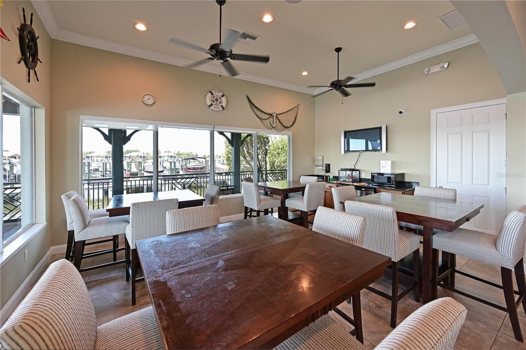 Image 50 of property listing at 901 TIDEWATER SHORES LOOP 412, Bradenton, FL 34208