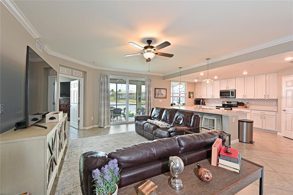 Image 6 of property listing at 901 TIDEWATER SHORES LOOP 412, Bradenton, FL 34208