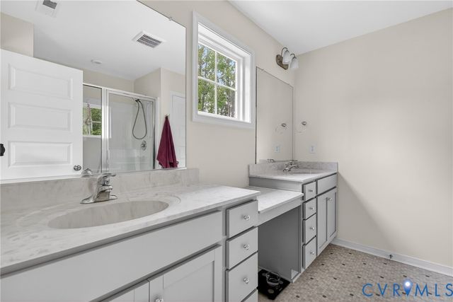 3700 Irby Pond Dr, Midlothian, VA 23112