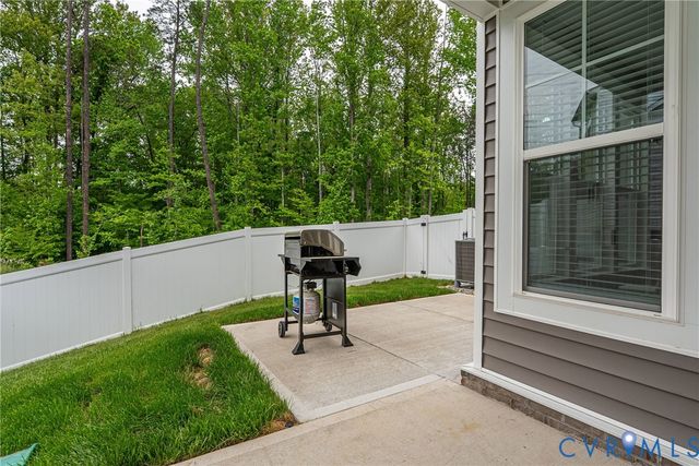 3700 Irby Pond Dr, Midlothian, VA 23112