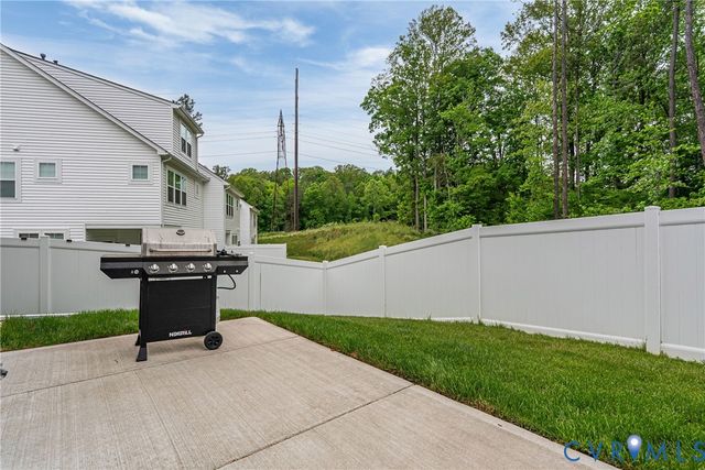 3700 Irby Pond Dr, Midlothian, VA 23112