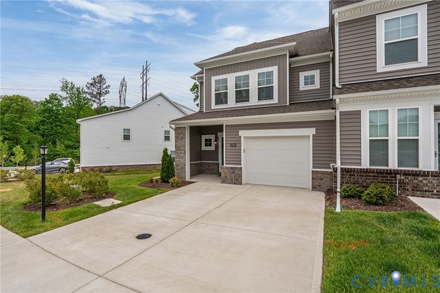 3700 Irby Pond Dr, Midlothian, VA 23112
