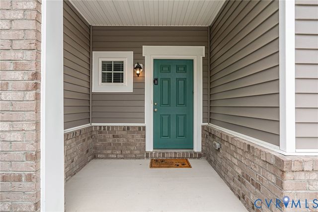 3700 Irby Pond Dr, Midlothian, VA 23112