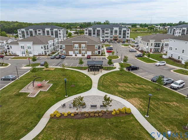 3700 Irby Pond Dr, Midlothian, VA 23112