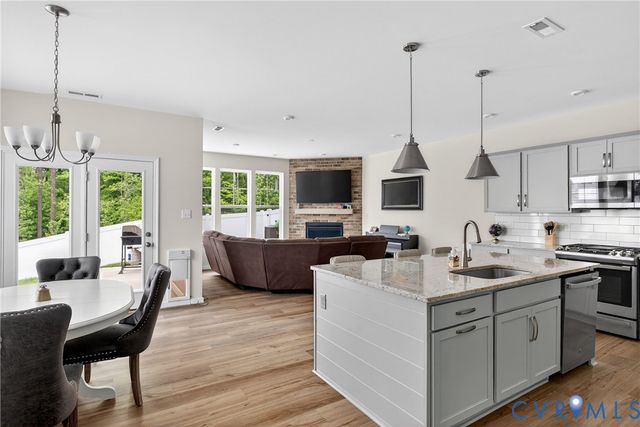 3700 Irby Pond Dr, Midlothian, VA 23112