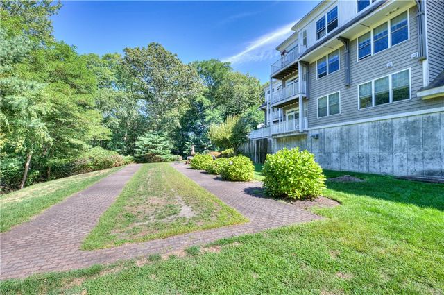 301 Church Street 306, South Kingstown, RI 02879