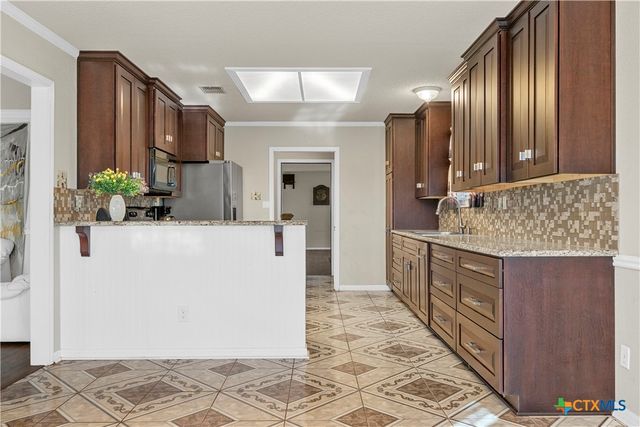 494 Westgate I Road, Eddy, TX 76524