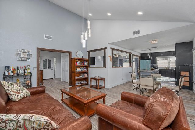 13834 CHERRY CREEK DRIVE, Tampa, FL 33618