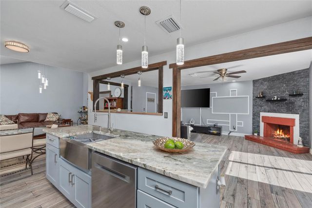 13834 CHERRY CREEK DRIVE, Tampa, FL 33618