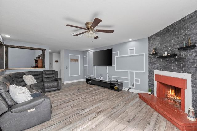 13834 CHERRY CREEK DRIVE, Tampa, FL 33618