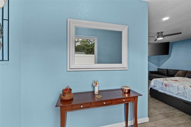 13834 CHERRY CREEK DRIVE, Tampa, FL 33618