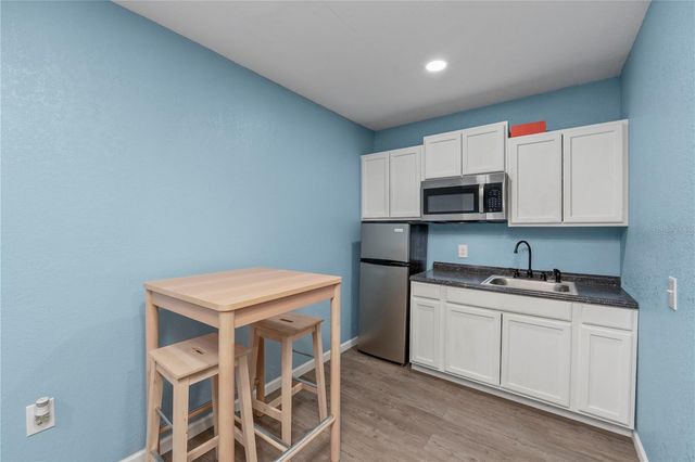 13834 CHERRY CREEK DRIVE, Tampa, FL 33618