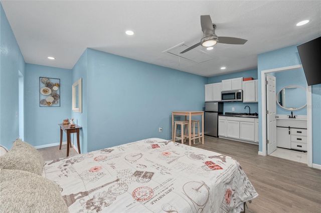 13834 CHERRY CREEK DRIVE, Tampa, FL 33618