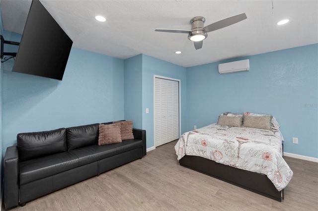 13834 CHERRY CREEK DRIVE, Tampa, FL 33618