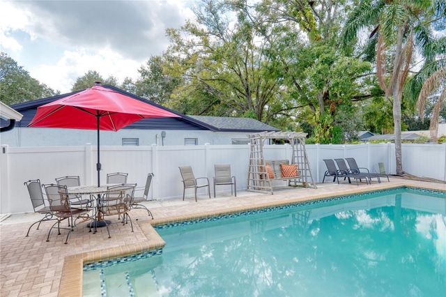 13834 CHERRY CREEK DRIVE, Tampa, FL 33618