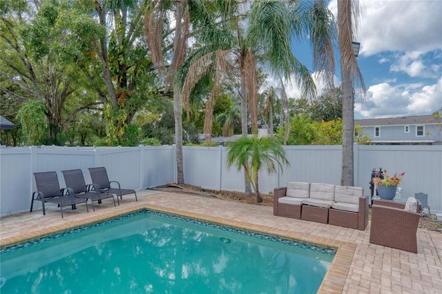 13834 CHERRY CREEK DRIVE, Tampa, FL 33618