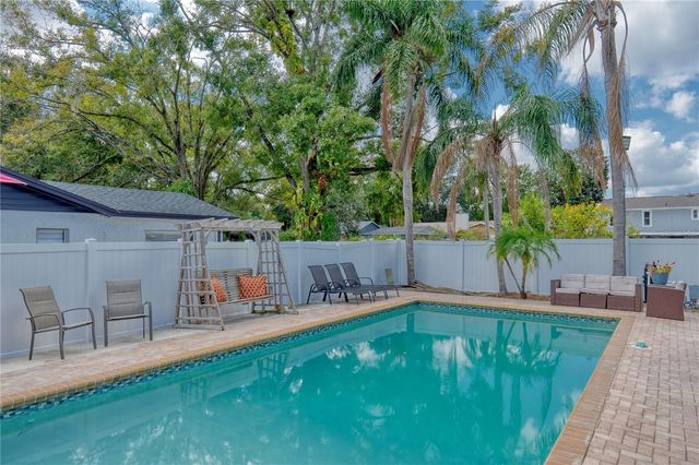 13834 CHERRY CREEK DRIVE, Tampa, FL 33618