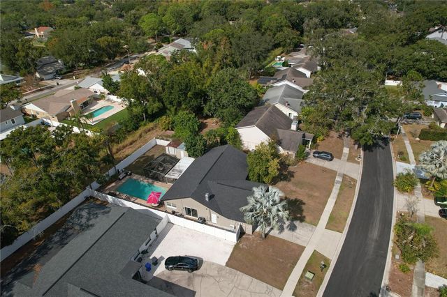 13834 CHERRY CREEK DRIVE, Tampa, FL 33618