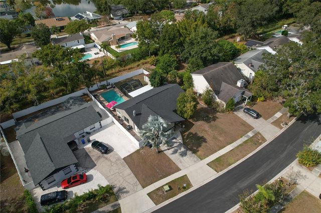 13834 CHERRY CREEK DRIVE, Tampa, FL 33618