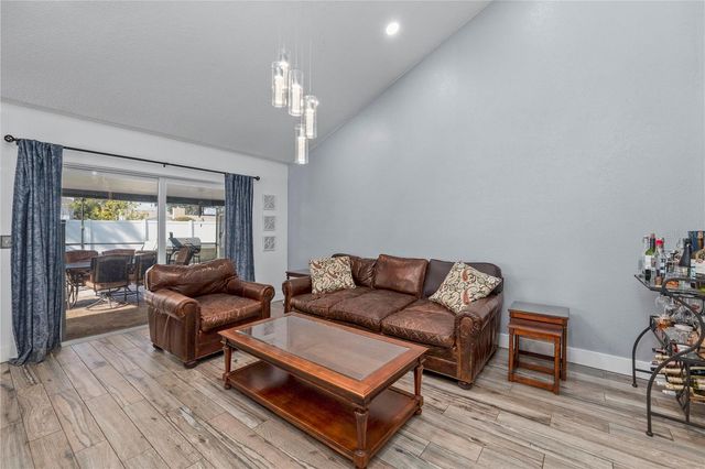 13834 CHERRY CREEK DRIVE, Tampa, FL 33618